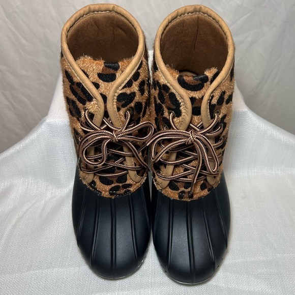 Simply Southern Duck Boots - Cheetah Print/Black - Size 9 - NWT - Picture 3 of 9
